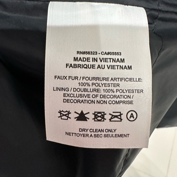 Nike Printed Faux Fur Jacket - Picture 9 of 11